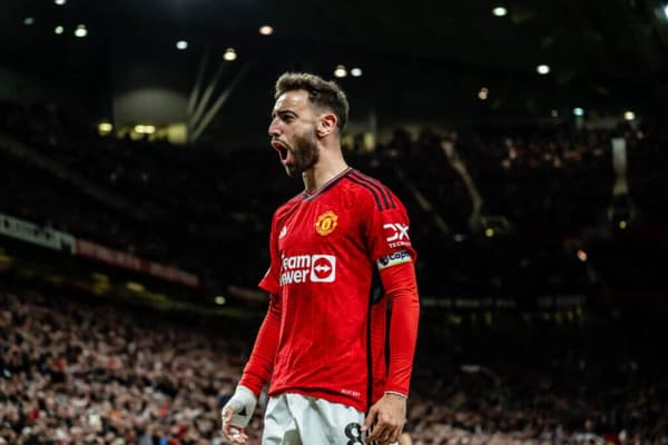 Bruno Fernandes expected to stay at Manchester United after meeting over future.